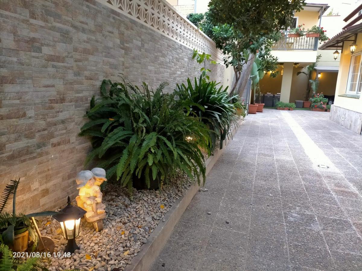 Casa Flores Del Mediterraneo Бадалона Экстерьер фото