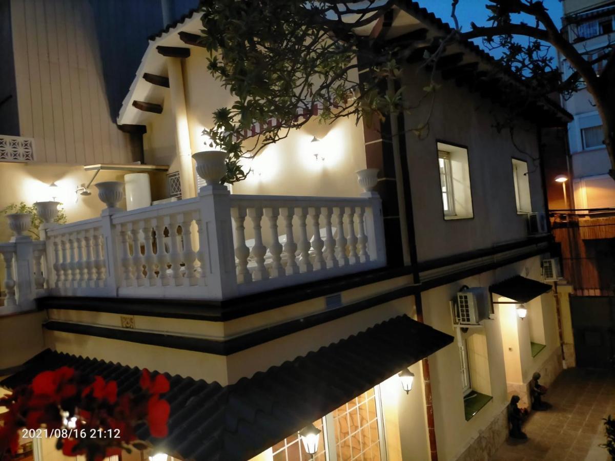 Casa Flores Del Mediterraneo Бадалона Экстерьер фото
