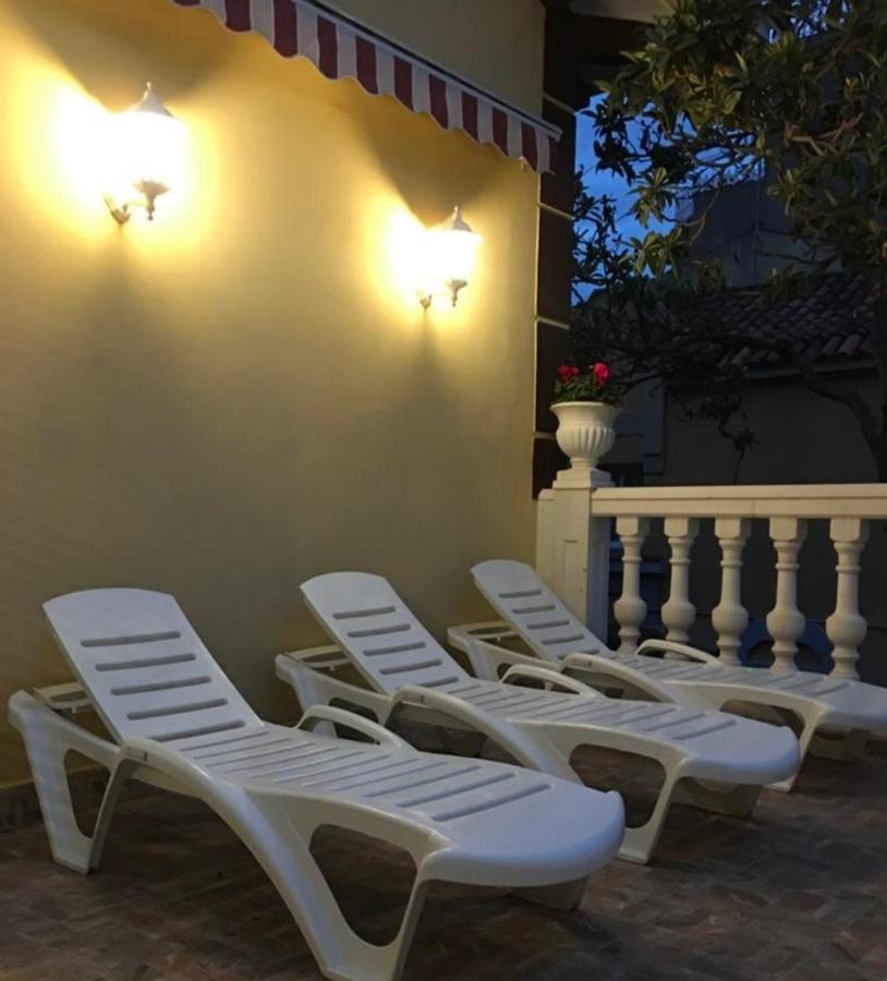 Casa Flores Del Mediterraneo Бадалона Экстерьер фото